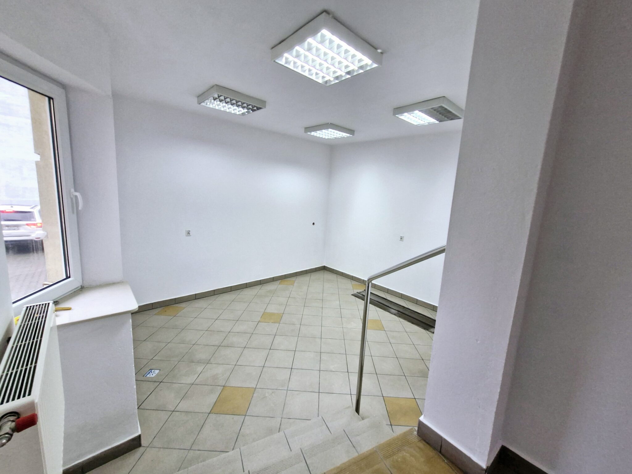 LOKAL DO WYNAJĘCIA, 75 m2 + 60 m2 MAGAZYN, IDEALNY POD BIURA, SKLEP, GABINETY, PRACOWNIE, DĘBICA , UL. ŻEROMSKIEGO