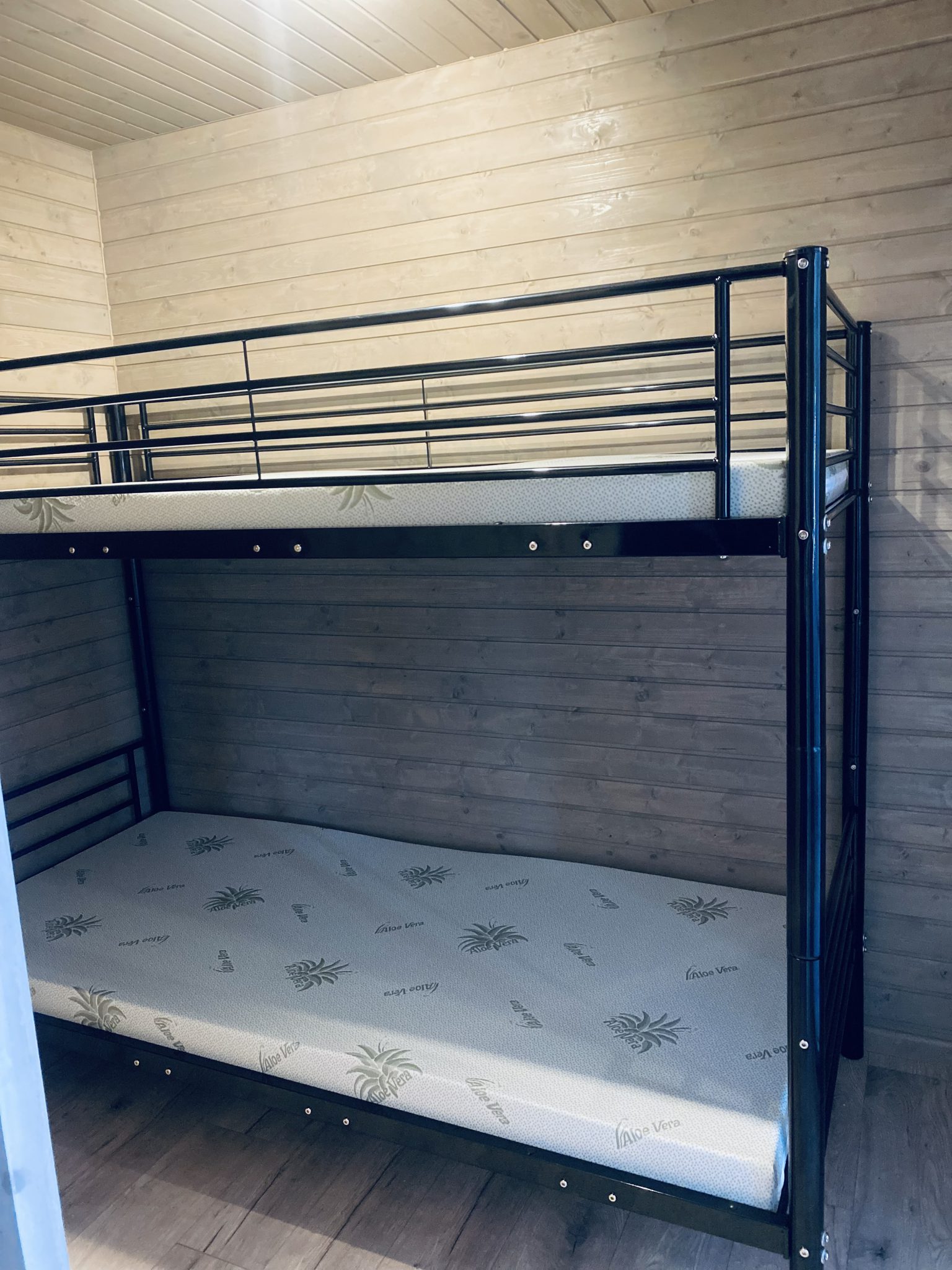 Skandynawskie domki drewniane GIRONA, całoroczne, 35 m2, umeblowane, wyposażone, wysoki standard