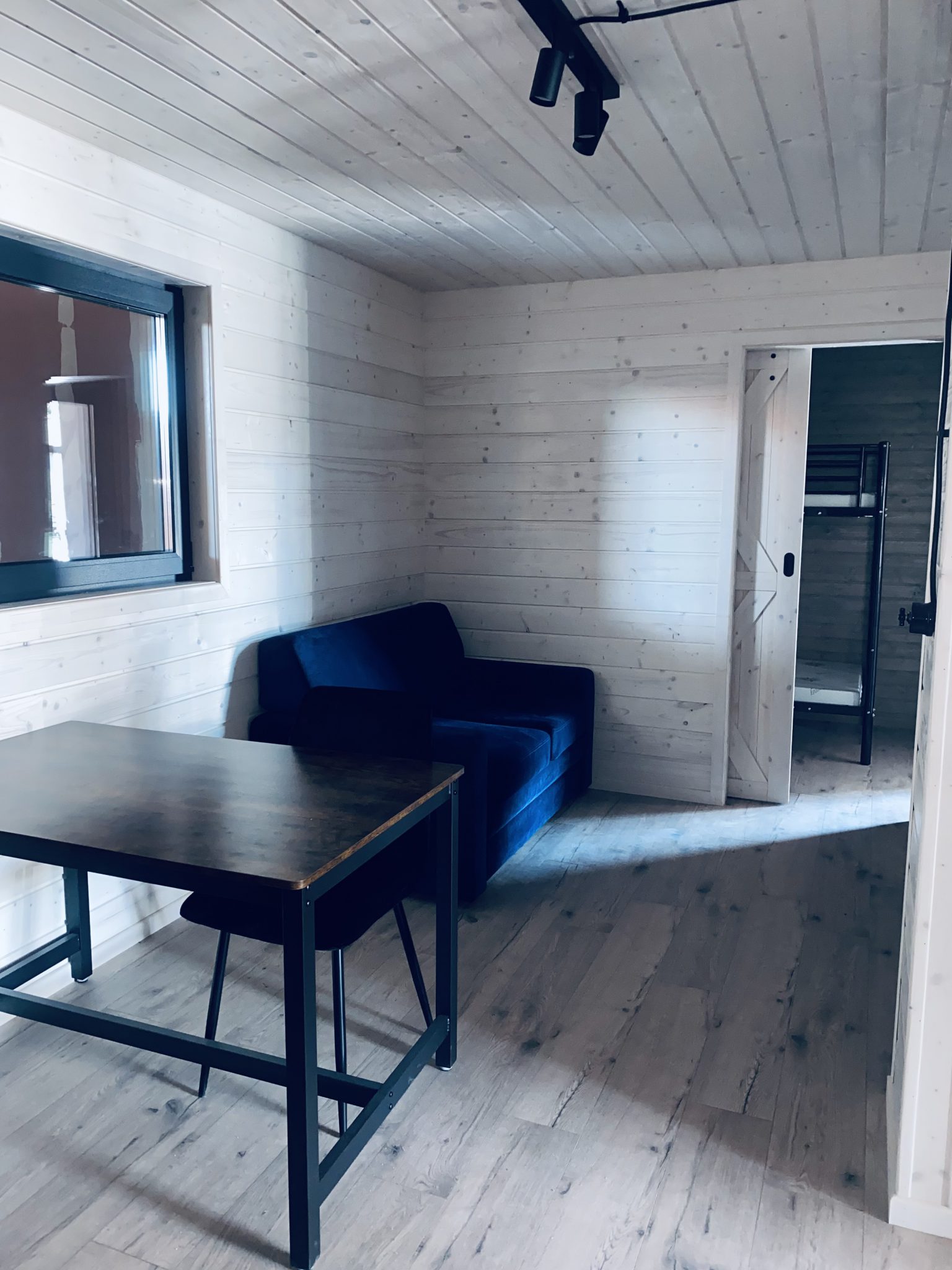 Skandynawskie domki drewniane GIRONA, całoroczne, 35 m2, umeblowane, wyposażone, wysoki standard