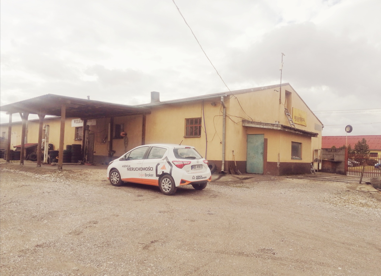 BUDYNEK POD WARSZTAT SAMOCHODOWY, WULKANIZACJĘ, LAKIERNIĘ, 400 m2,