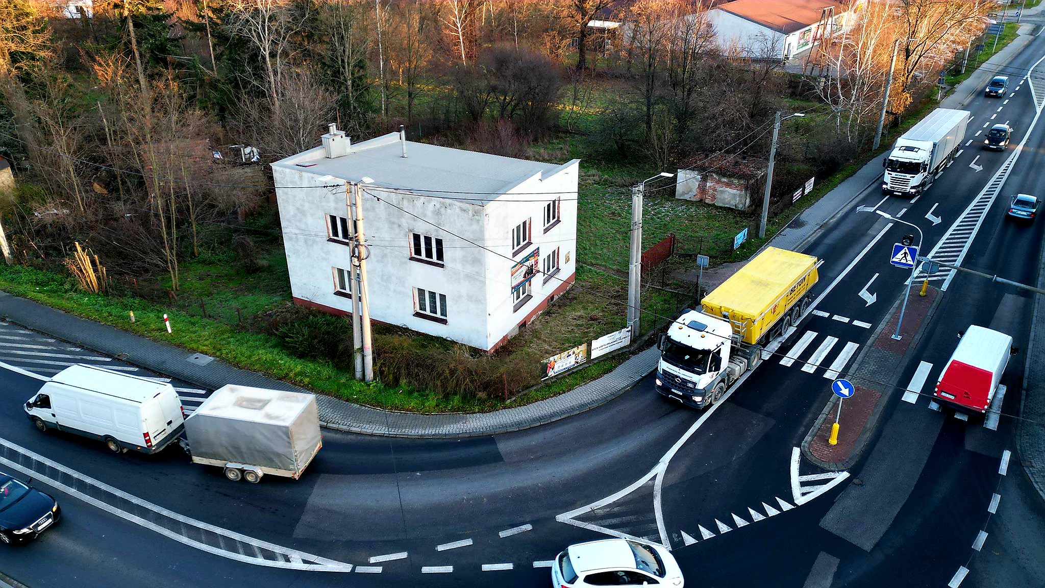 WYJĄTKOWA OFERTA SPRZEDAŻY NIERUCHOMOŚCI W CENTRUM PILZNA, DZIAŁKA KOMERCYJNA ZABUDOWANA, 17,7 ar