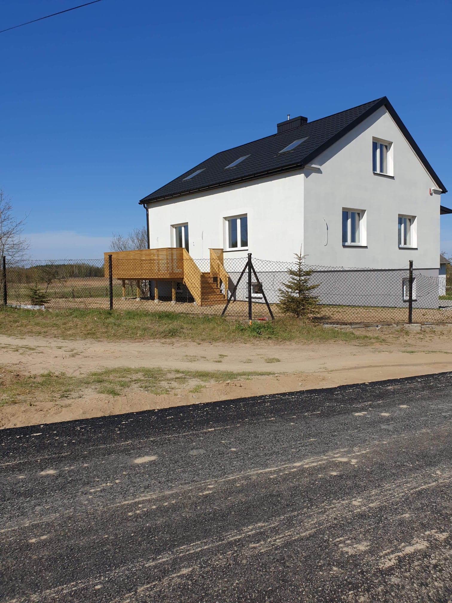 DOM + dwa budynki gospodarcze na sprzedaż, stan deweloperski, LIPINY, NOWA NIŻSZA CENA